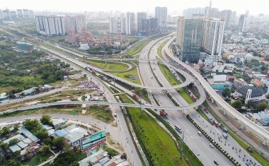 Thủ tướng yêu cầu khẩn trương triển khai các dự án trọng điểm ngành giao thông vận tải