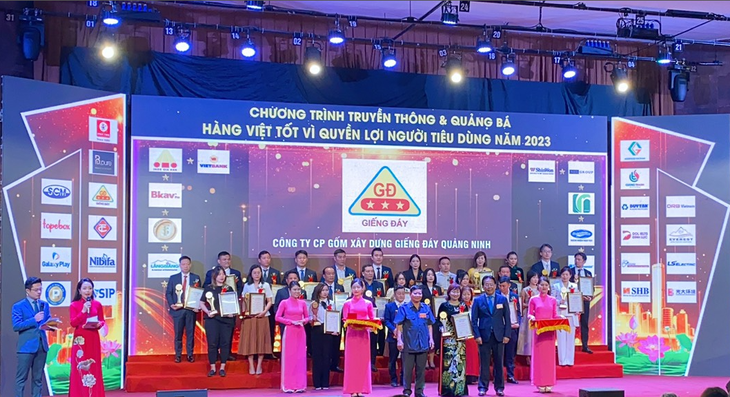 Thương hiệu Gốm Xây dựng Giếng Đáy được vinh danh trong Top 10 hàng việt tốt vì quyền lợi người tiêu dùng năm 2023 Thương hiệu Gốm Xây dựng Giếng Đáy được vinh danh trong Top 10 hàng việt tốt vì quyền lợi người tiêu dùng năm 2023