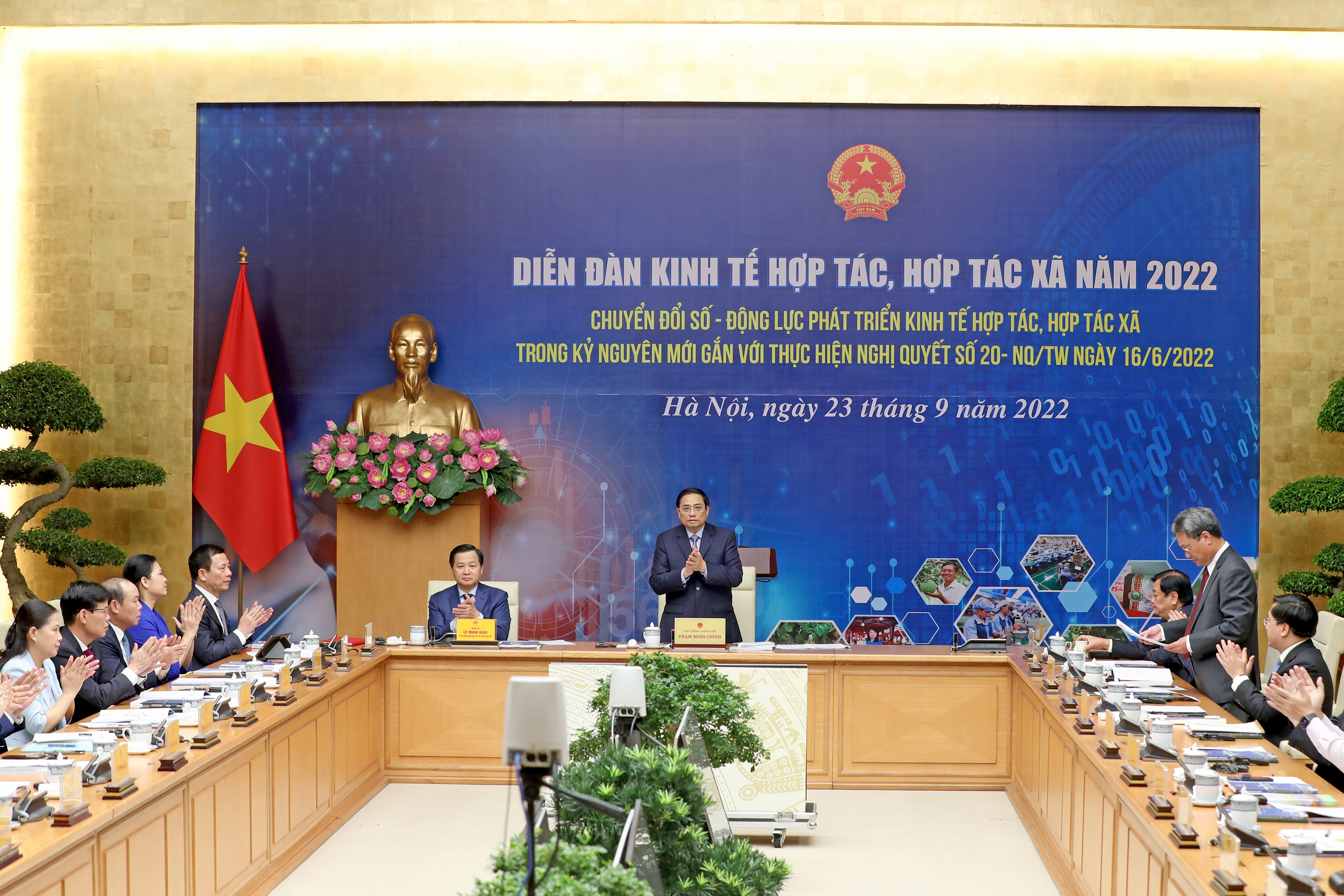 Chuyển đổi số nhằm chuyển đổi mô hình kinh tế hợp tác linh hoạt, phù hợp, đạt hiệu quả cao Chuyển đổi số nhằm chuyển đổi mô hình kinh tế hợp tác linh hoạt, phù hợp, đạt hiệu quả cao