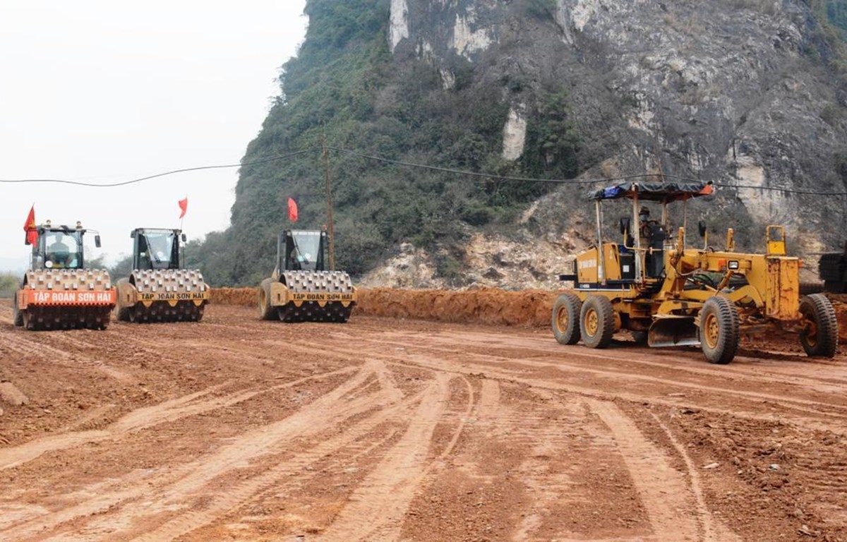 Bộ Giao thông vận tải giải ngân 49.723 tỷ đồng, đạt khoảng 52% kế hoạch năm