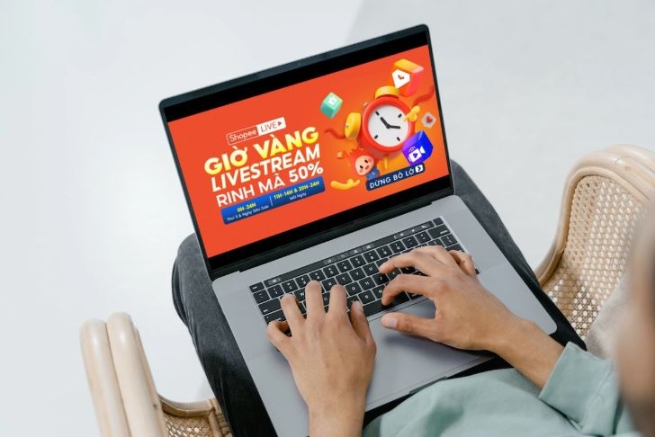 Tác động của tính cách nhạy cảm đến phản ứng với chiến lược bán hàng livestream của Gen Z tại Cần Thơ