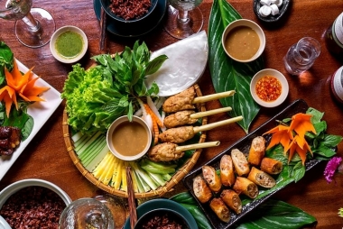 Yếu tố tác động đến sự hài lòng của du khách nước ngoài về nhà hàng bình dân tại TP. Hồ Chí Minh