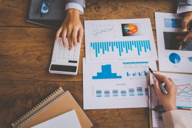 Các yếu tố đặc điểm công ty có tác động đến tính kịp thời của báo cáo tài chính