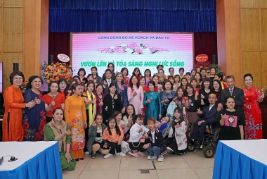Sát cánh cùng phụ nữ vươn lên và tỏa sáng