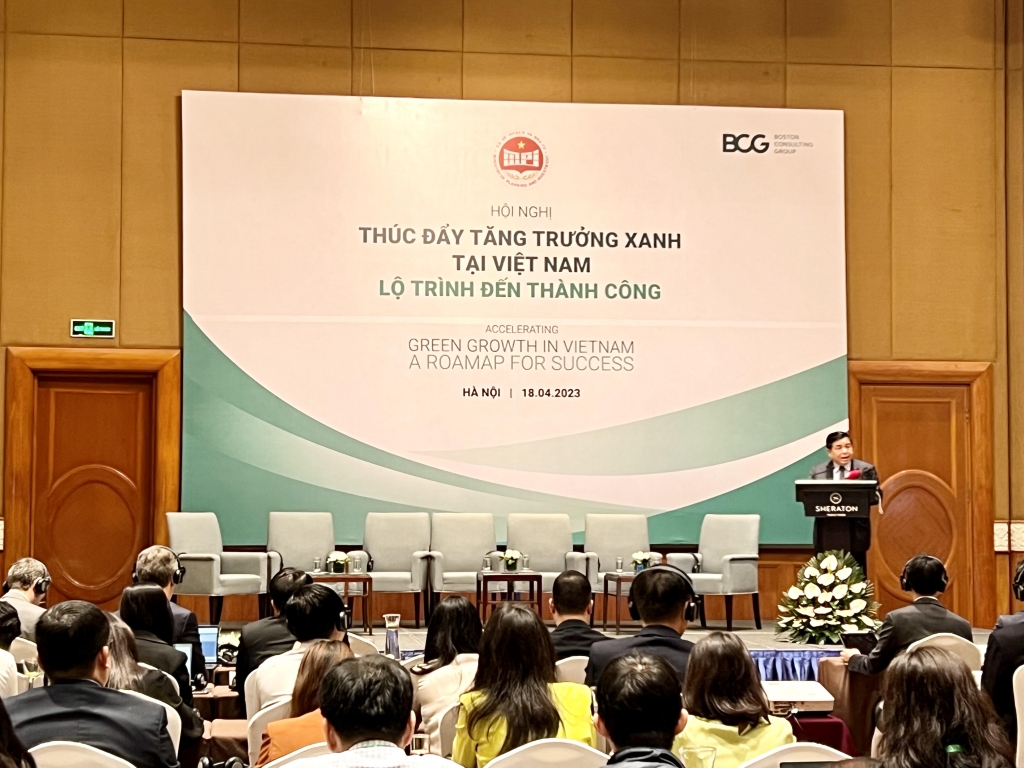 Nâng quy mô kinh tế xanh lên 300 tỷ USD vào năm 2050
