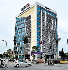 Nhân tố ảnh hưởng đến sự hài lòng và lòng trung thành của khách hàng cá nhân tại BIDV - Chi nhánh Nghệ An