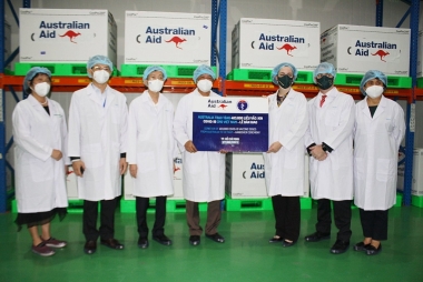 Tiếp nhận lô vaccine đầu tiên của Australia hỗ trợ Việt Nam