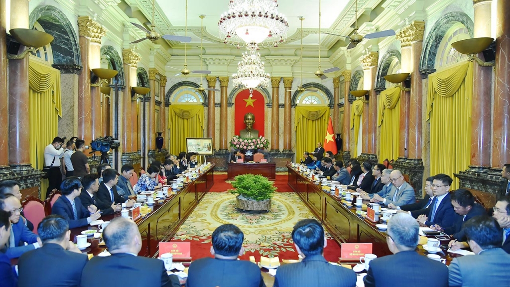 Thế chân kiềng vững chắc, đưa hình ảnh Việt Nam ra thế giới và đưa thế giới đến Việt Nam Thế chân kiềng vững chắc, đưa hình ảnh Việt Nam ra thế giới và đưa thế giới đến Việt Nam