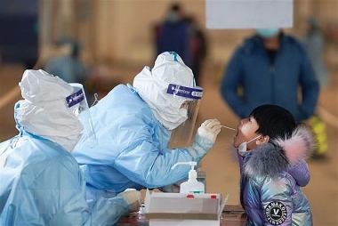 Dự báo tăng trưởng khu vực Đông Á và Thái Bình Dương chậm lại do tái bùng phát COVID-19