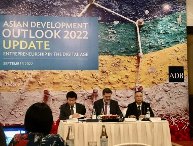 ADB giữ nguyên dự báo tăng trưởng kinh tế của Việt Nam trong năm 2022