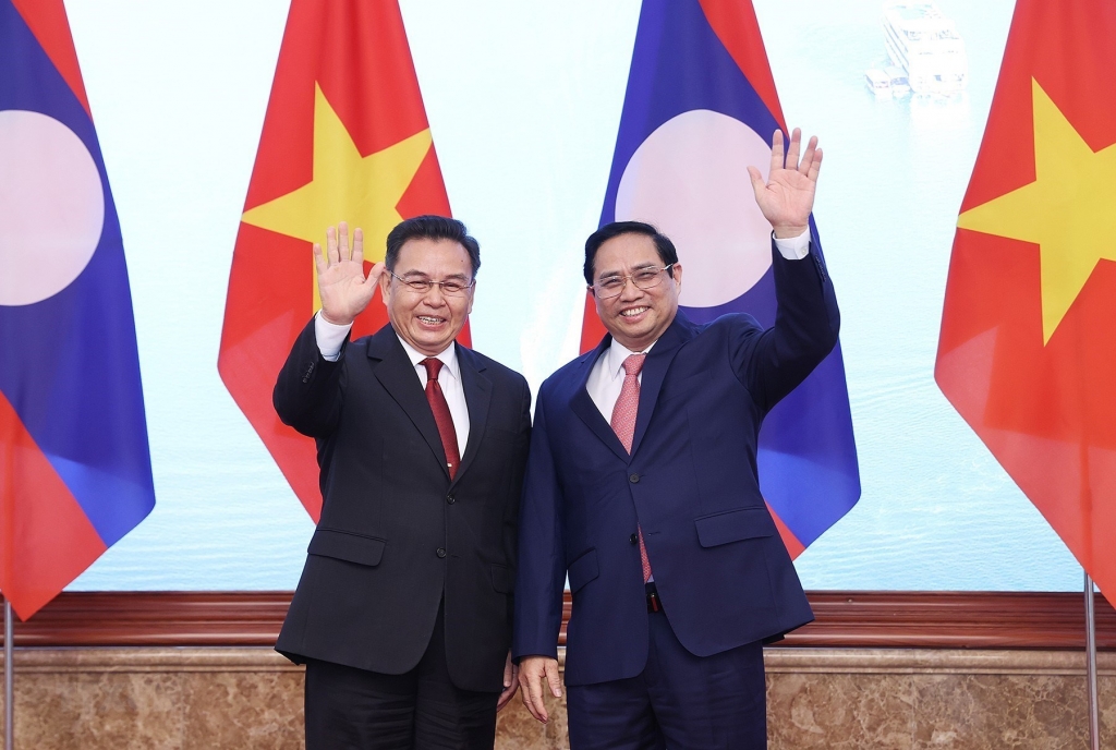 Kim ngạch thương mại Việt Nam-Lào 10 tháng đầu năm tăng hơn 30,1% so với cùng kỳ Kim ngạch thương mại Việt Nam-Lào 10 tháng đầu năm tăng hơn 30,1% so với cùng kỳ