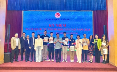 Cùng dân tộc vươn mình, chung tay xây dựng đất nước giàu mạnh, hạnh phúc