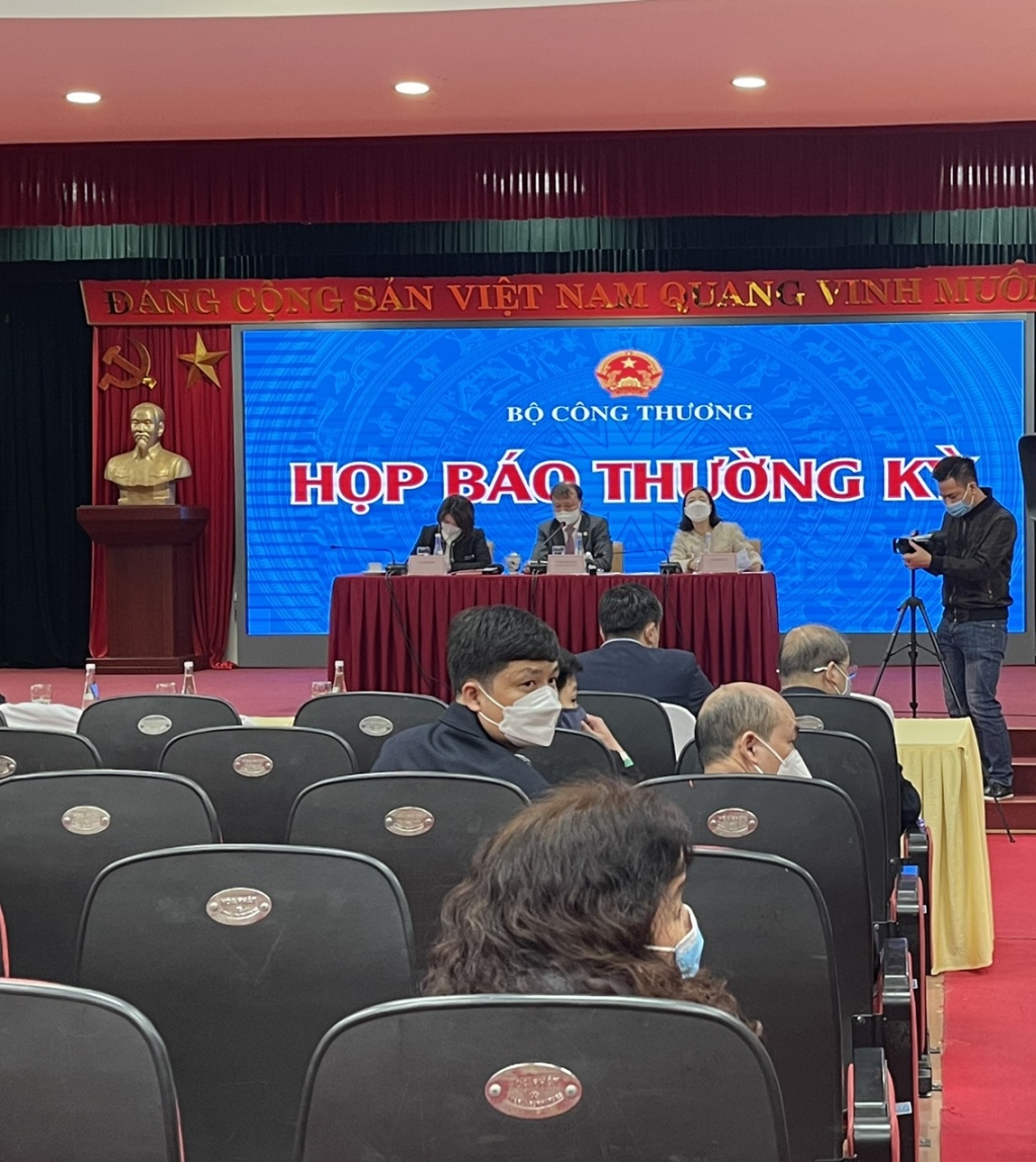 Ùn ứ nông sản Việt Nam: Hai giải pháp gỡ tắc Ùn ứ nông sản Việt Nam: Hai giải pháp gỡ tắc