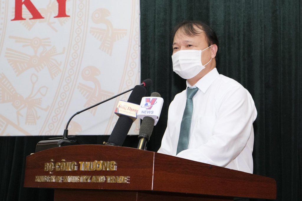 Ùn ứ nông sản Việt Nam: Hai giải pháp gỡ tắc Ùn ứ nông sản Việt Nam: Hai giải pháp gỡ tắc