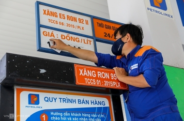 Xăng E5 RON 92 tăng 440 đồng/lít, đẩy giá lên 23.590 đồng/lít