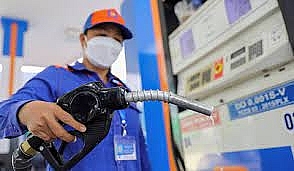 Giá dầu giảm từ 15h chiều nay