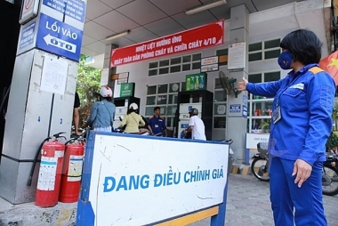 Giá xăng dầu tăng góp phần đẩy CPI tháng 2/2022 tăng 1%