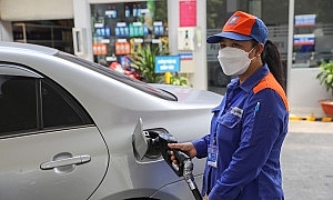 Giá xăng lên đến gần 27.000 đồng/lít từ 15h chiều nay (ngày 1/3)
