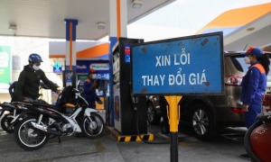 Giá xăng RON92 giảm hơn 1.000 đồng/lít từ 0h ngày 1/4 Giá xăng RON92 giảm hơn 1.000 đồng/lít từ 0h ngày 1/4