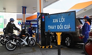 Giá xăng RON92 giảm hơn 1.000 đồng/lít từ 0h ngày 1/4