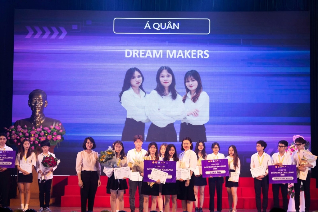 “Bùng nổ” đêm chung kết cuộc thi Economics Challenge 2022 “Bùng nổ” đêm chung kết cuộc thi Economics Challenge 2022