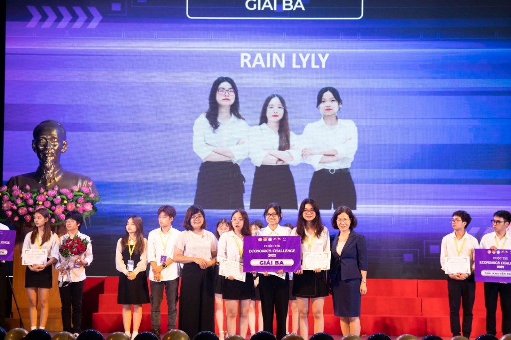 “Bùng nổ” đêm chung kết cuộc thi Economics Challenge 2022 “Bùng nổ” đêm chung kết cuộc thi Economics Challenge 2022