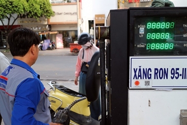 Sau giảm giá, xăng E5 RON 92 còn 20.131 đồng/lít từ chiều nay