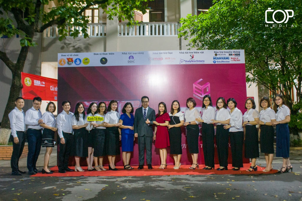 Economics Challenge 2023: Sân chơi của sinh viên đam mê kiến thức kinh tế Economics Challenge 2023: Sân chơi của sinh viên đam mê kiến thức kinh tế
