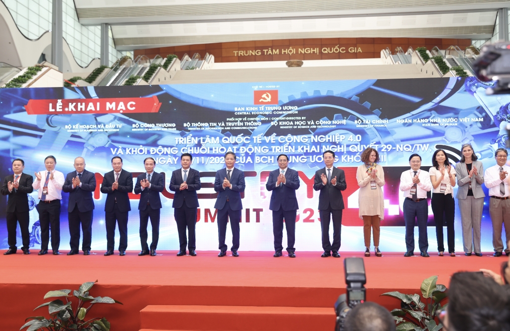 Chuyển đổi số là yêu cầu, nhiệm vụ cấp thiết của các cấp, các ngành... Chuyển đổi số là yêu cầu, nhiệm vụ cấp thiết của các cấp, các ngành...