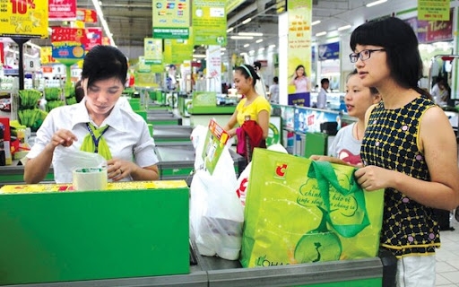 Tác động của sự quan tâm đến môi trường và chuẩn mực chủ quan đối với thái độ và hành vi mua sắm xanh tại TP. Hồ Chí Minh