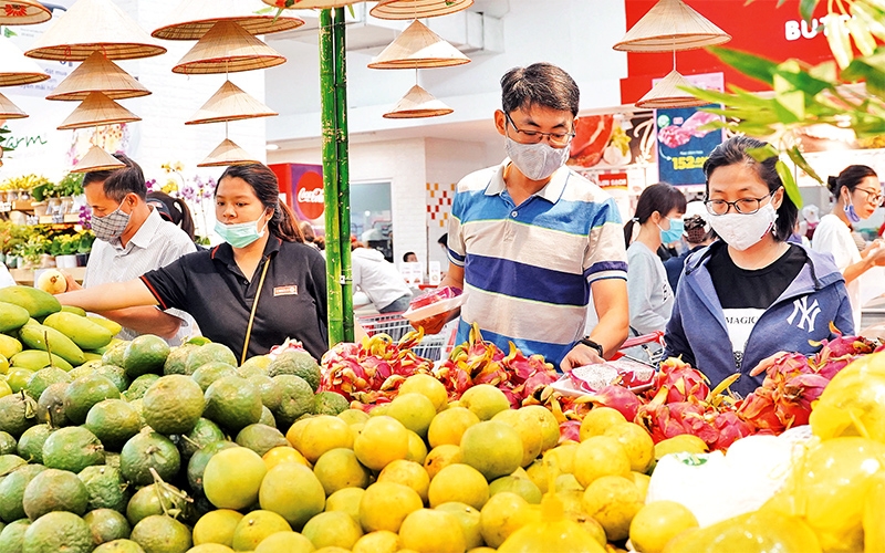 Nửa đầu năm 2021, bán lẻ hàng hóa và dịch vụ tiêu dùng vẫn tăng trưởng so với cùng kỳ