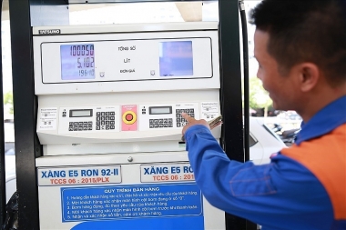 Giảm giá xăng, dầu từ 15h chiều nay