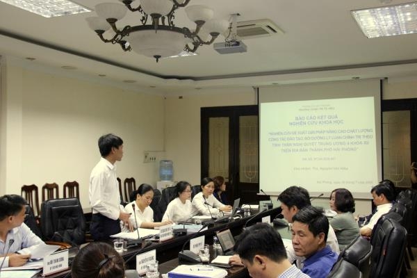 Xây dựng quy định khen thưởng công bố khoa học tại các trường chính trị địa phương