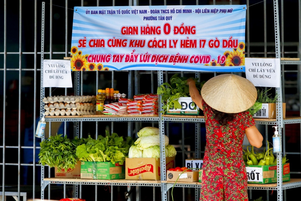 Đa dạng các mô hình chợ thời “giãn cách xã hội” Đa dạng các mô hình chợ thời “giãn cách xã hội”