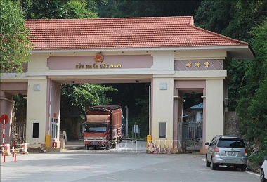 Trung Quốc tạm dừng xuất nhập khẩu tại cửa khẩu Cốc Nam - Lạng Sơn vì Covid-19
