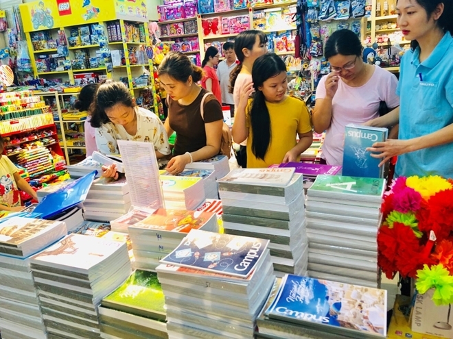 Bán lẻ hàng hóa và doanh thu dịch vụ tiêu dùng tăng trưởng tích cực Bán lẻ hàng hóa và doanh thu dịch vụ tiêu dùng tăng trưởng tích cực