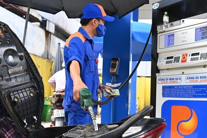 Giá xăng E5RON92 lên mức 24.197 đồng/lít từ ngày 21/9/2023