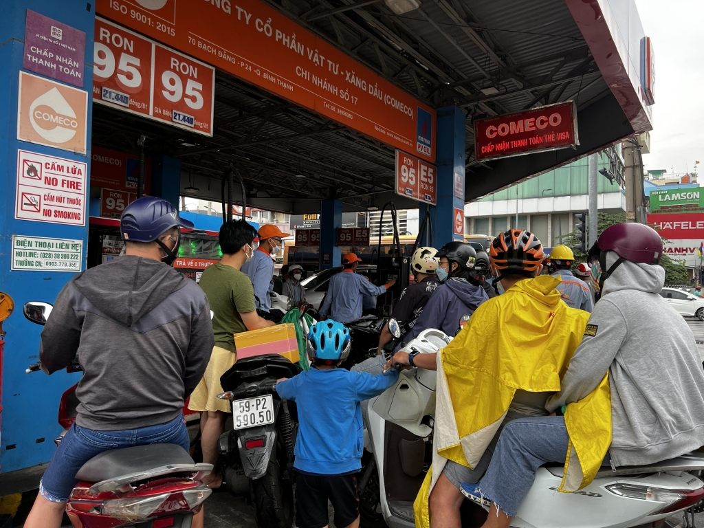 Giá xăng dầu tăng trở lại từ chiều nay