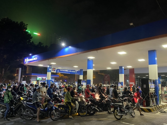 Xăng, dầu đồng loạt tăng giá cao từ 15h chiều nay, ngày 11/11