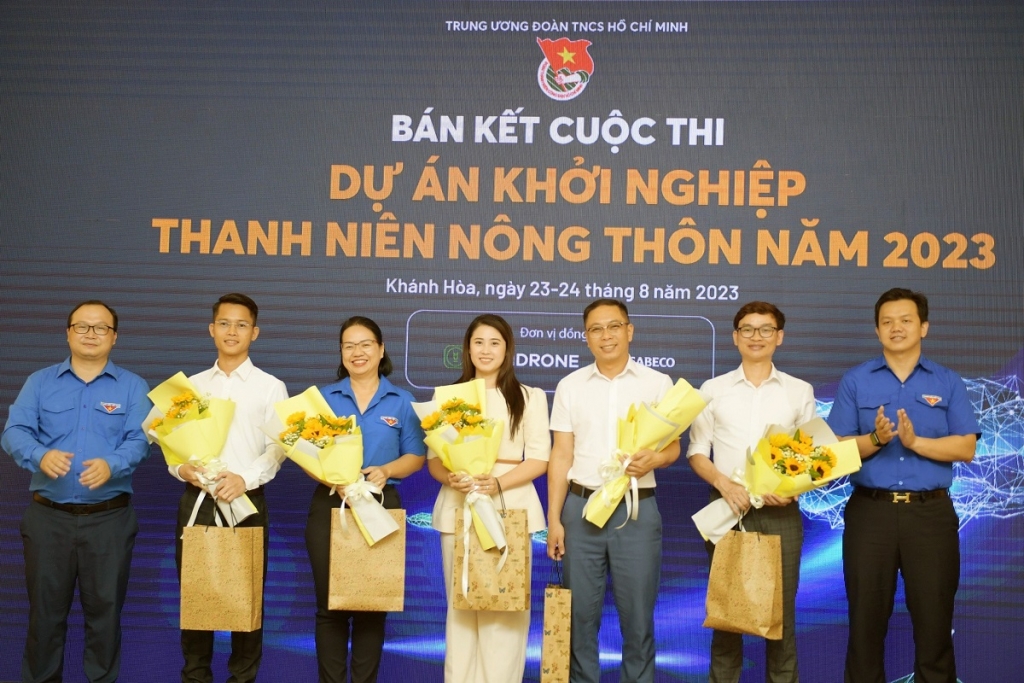 Sôi nổi Bán kết cuộc thi “Dự án khởi nghiệp thanh niên nông thôn” năm 2023 khu vực miền Trung Sôi nổi Bán kết cuộc thi “Dự án khởi nghiệp thanh niên nông thôn” năm 2023 khu vực miền Trung
