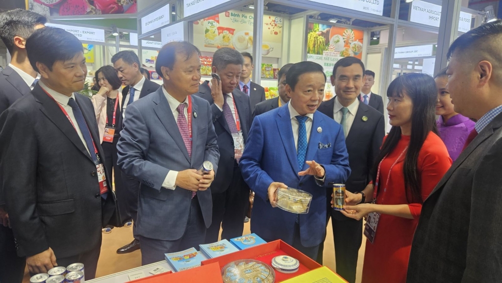 Việt Nam đang tham dự Hội chợ Quốc tế nhập khẩu Trung Quốc lần thứ 6 (CIIE 2023) Việt Nam đang tham dự Hội chợ Quốc tế nhập khẩu Trung Quốc lần thứ 6 (CIIE 2023)