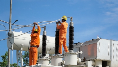 Các nhân tố ảnh hưởng tới sự hài lòng của khách hàng đối với chất lượng bán lẻ điện tại Công ty Điện lực Đan Phượng