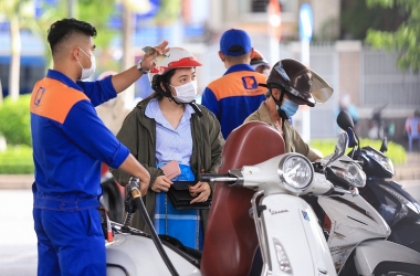Giảm 1.000 đồng/lít, giá xăng E5 RON 92 còn 21.670 đồng/lít từ 15h chiều nay