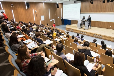 Đổi mới giáo dục đại học: Nền tảng cho phát triển bền vững ở Việt Nam